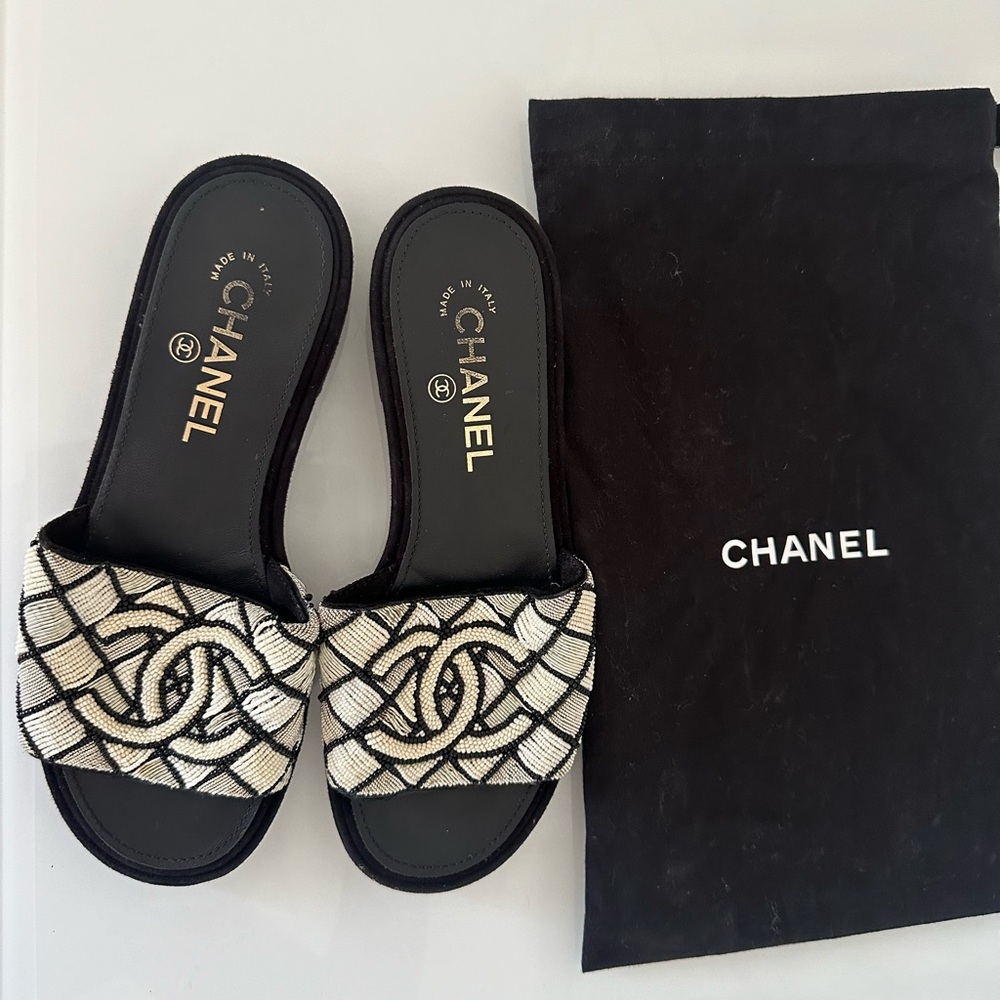 Chanel Black and White Women's Slides